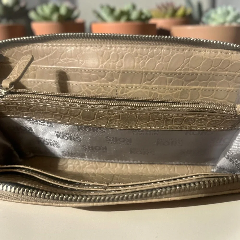 Michael Kors Wallet Womens OS Tan Croc Embossed Leather Zip Around Jet‎ Set